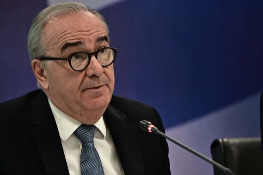 Ιστορική ευκαιρία που εξελίσσεται σε… καταστροφική αποτυχία